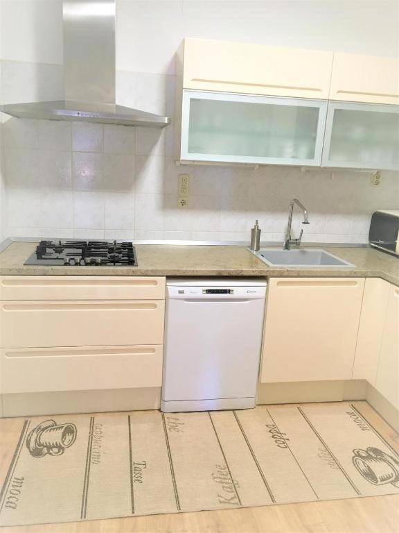 Cosy Apartment On The Beach - 칼리 외부 사진