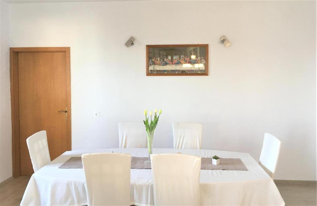 Cosy Apartment On The Beach - 칼리 외부 사진